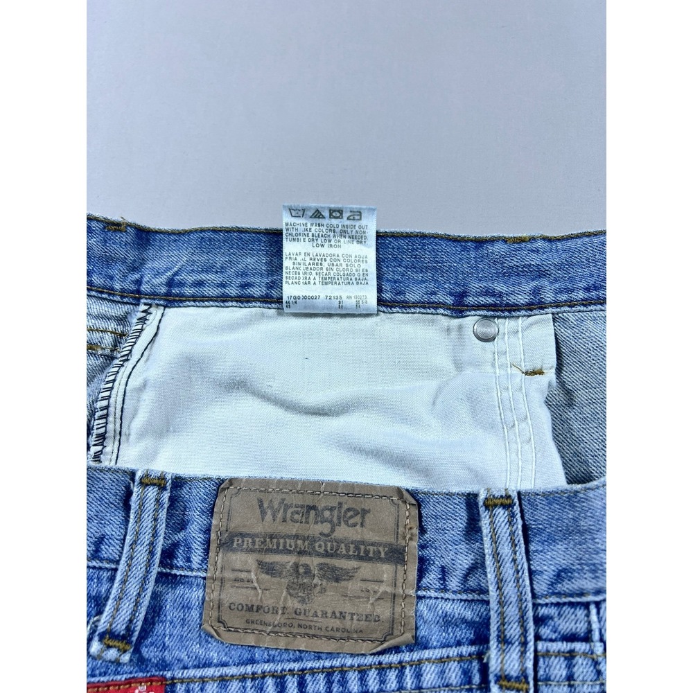 Wrangler Premium Quality Relaxed Fit Blue Jeans Men's 42x30 Light Wash - Picture 13 of 16